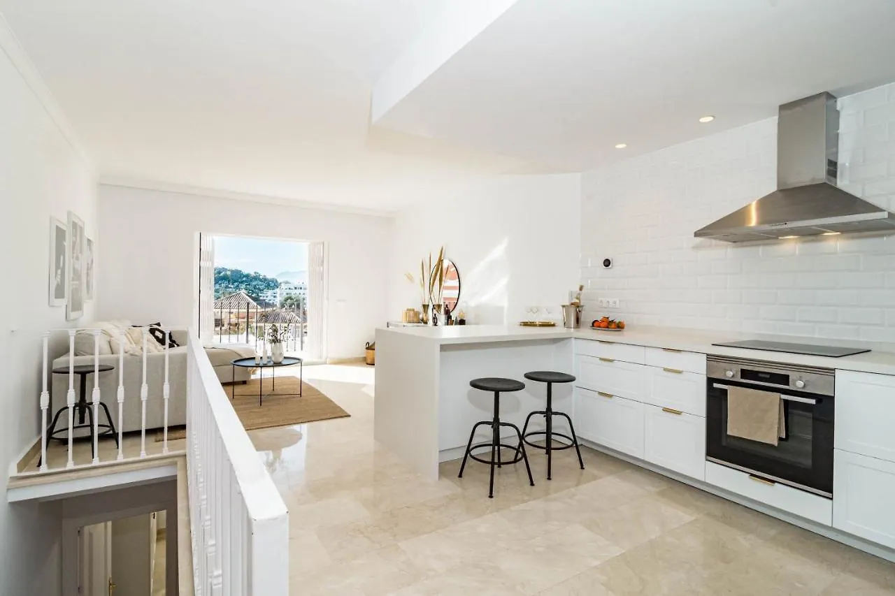 מארבלה Stunning 2 Bedroom Townhouse With Serene Terrace And Charming Mountain Views 0*,  ספרד