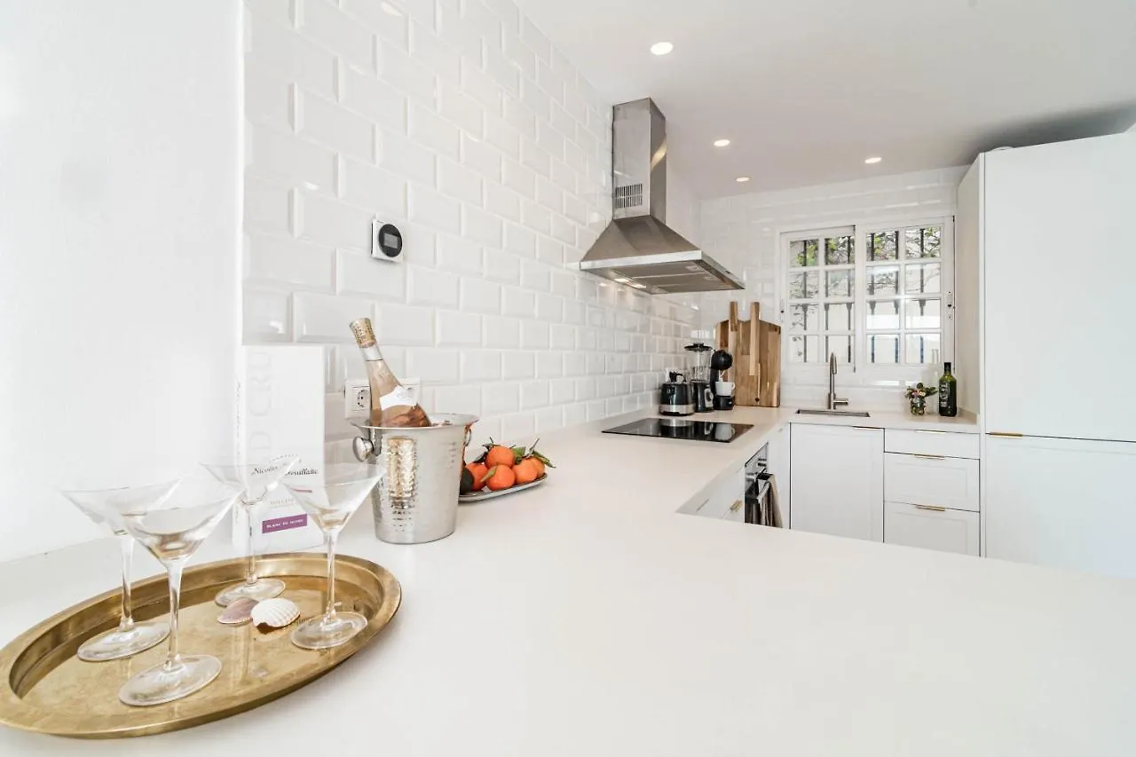 מארבלה Stunning 2 Bedroom Townhouse With Serene Terrace And Charming Mountain Views בית נופש