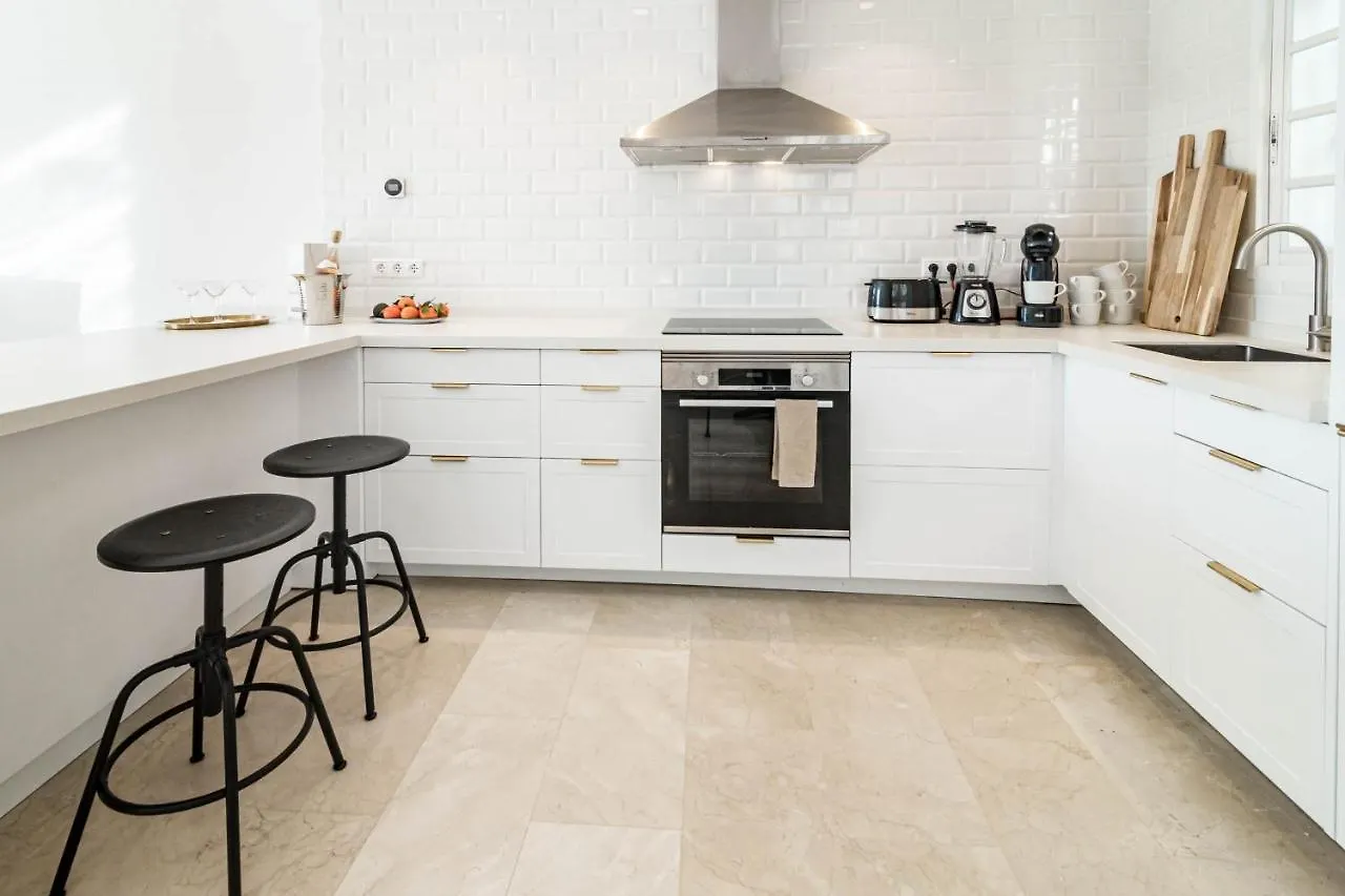 מארבלה Stunning 2 Bedroom Townhouse With Serene Terrace And Charming Mountain Views בית נופש