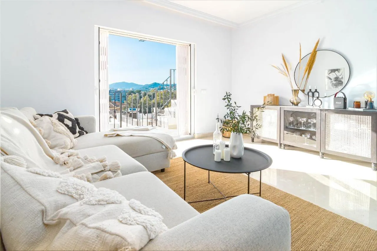 בית נופש מארבלה Stunning 2 Bedroom Townhouse With Serene Terrace And Charming Mountain Views