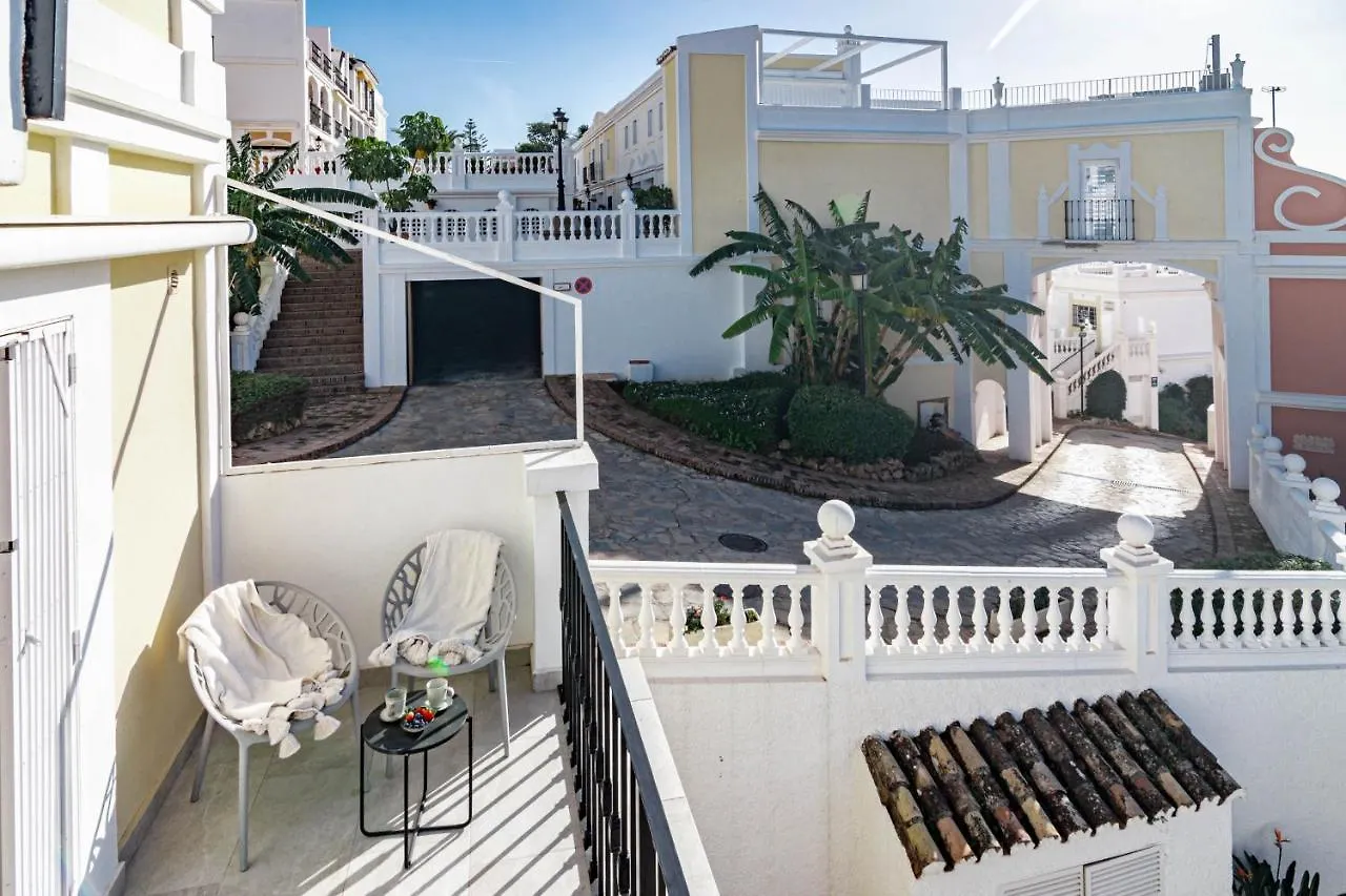 Stunning 2 Bedroom Townhouse With Serene Terrace And Charming Mountain Views Марбелья Дом отдыха