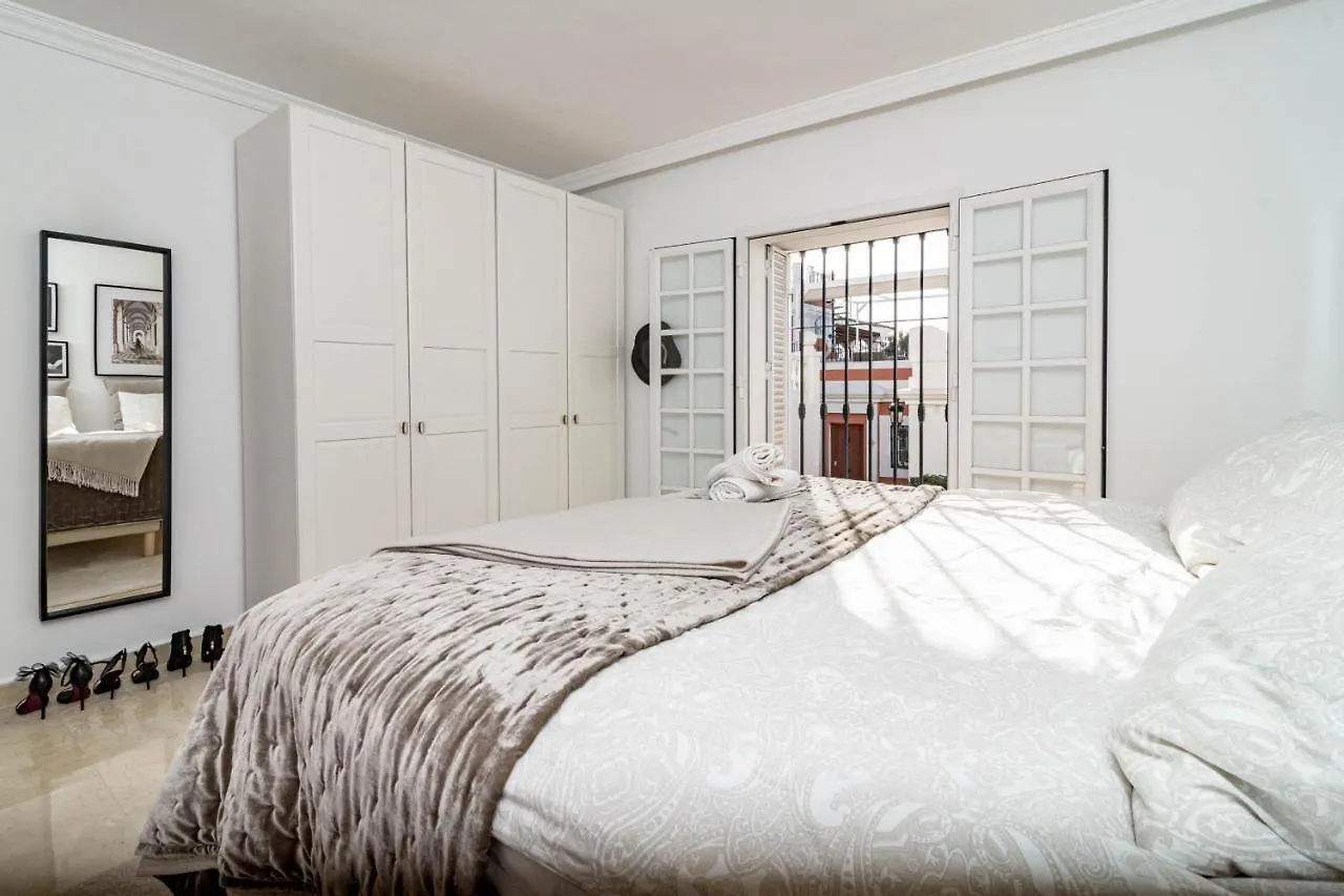 Stunning 2 Bedroom Townhouse With Serene Terrace And Charming Mountain Views Марбелья Испания